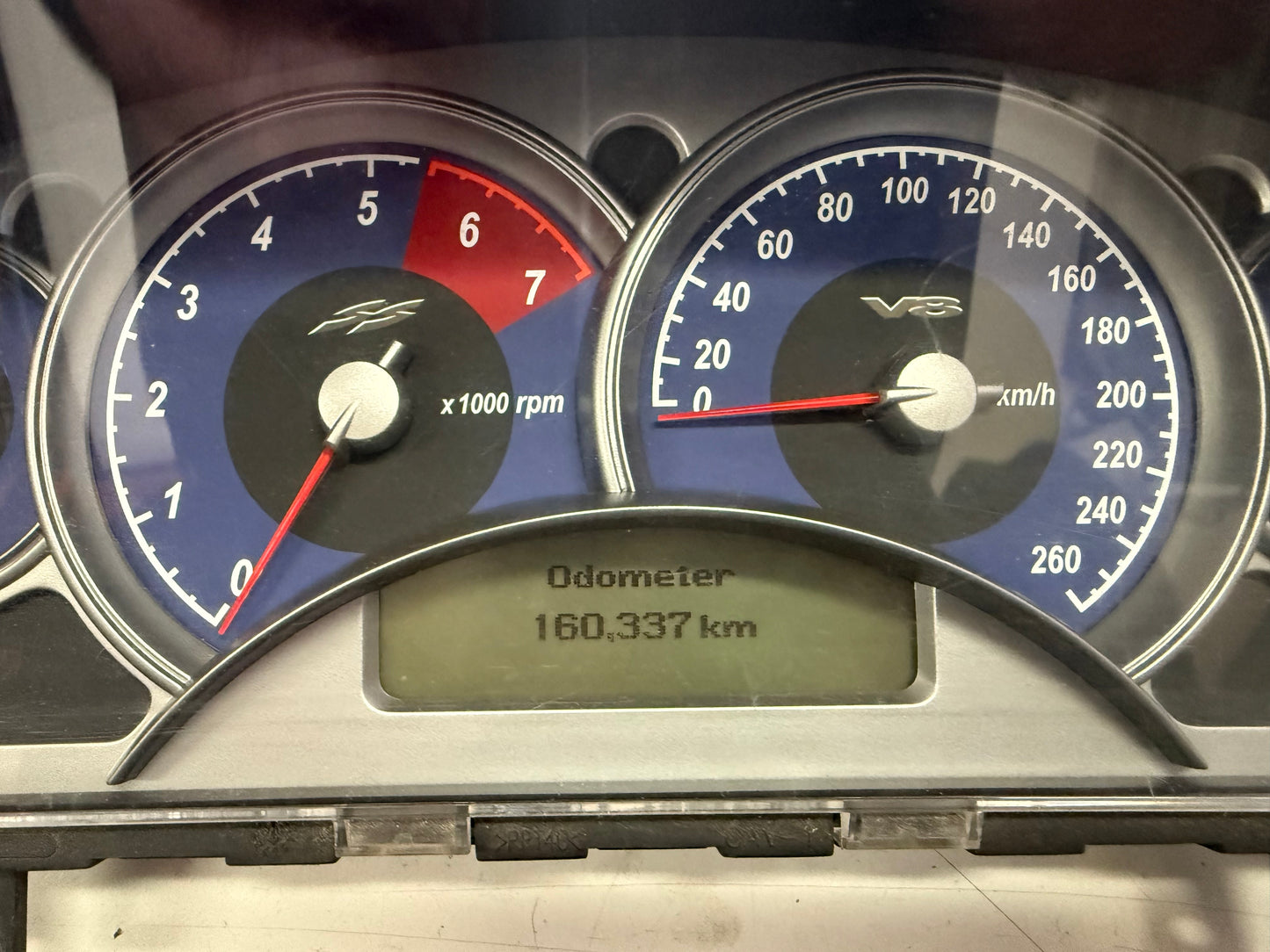 Holden Commodore VZ SS V8 Instrument Cluster – 260km/h – 160,337km