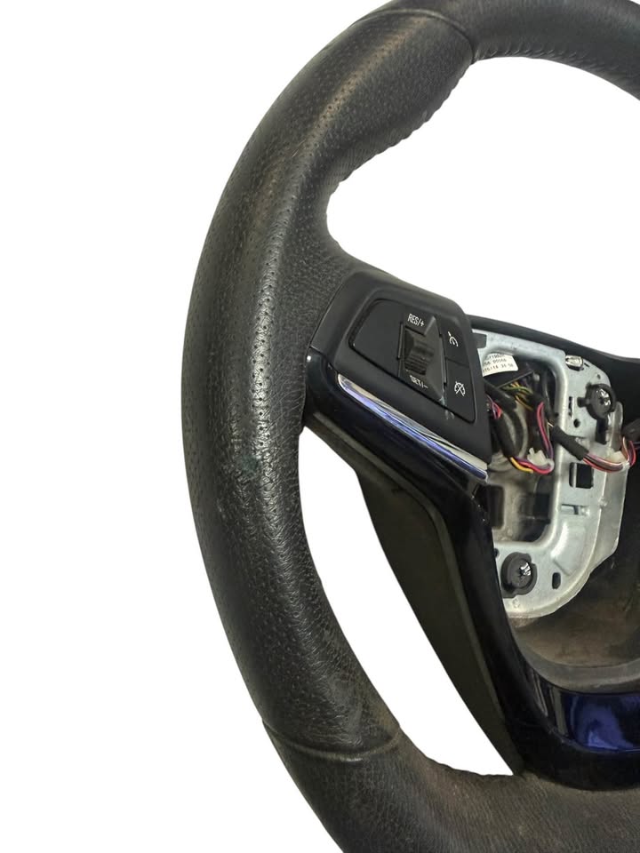 VF HSV MALOO CLUBSPORT STEERING WHEEL