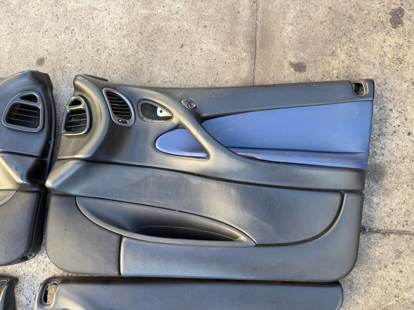 VT-VZ HOLDEN COMMODORE BLUE LEATHER DOOR CARDS