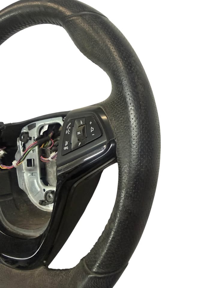VF HSV MALOO CLUBSPORT STEERING WHEEL