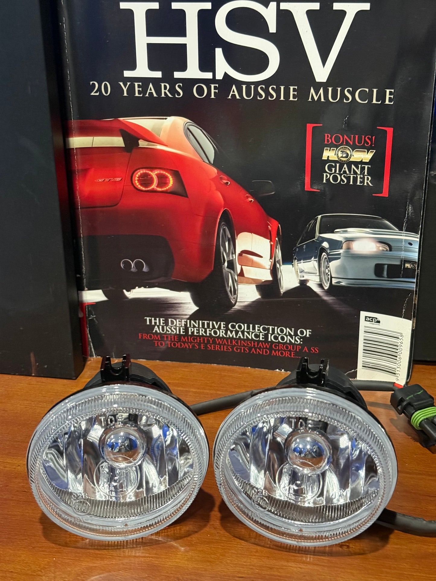 GENUINE NEW VY VZ HSV FOGLIGHTS