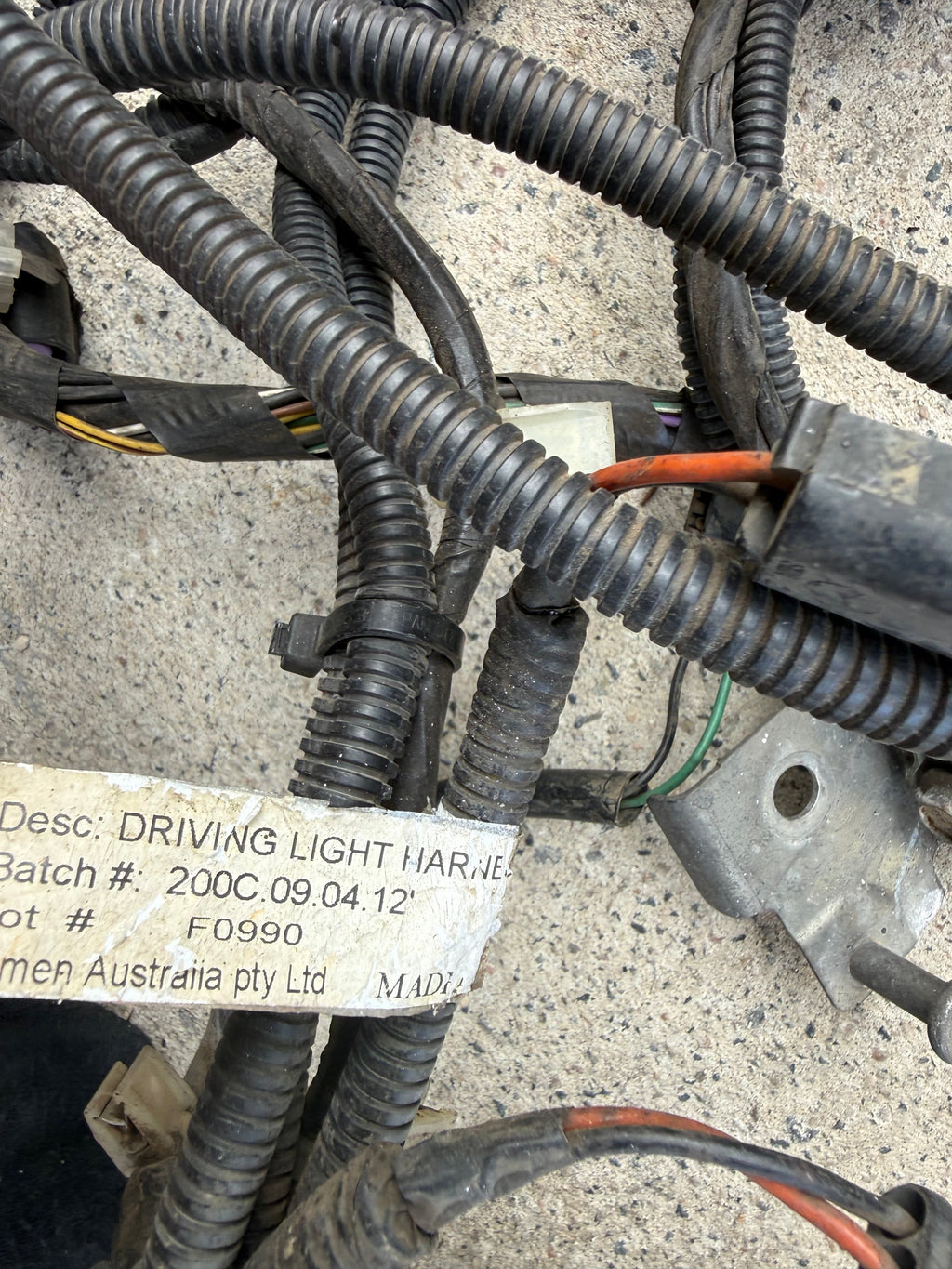 VE HSV E2 E3 DRL Front Bumper Wiring Harness - Used