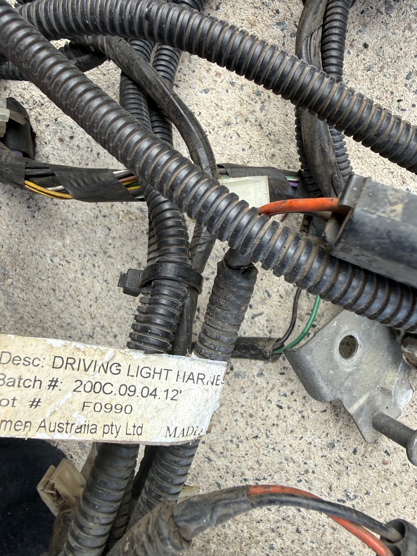 VE HSV E2 E3 DRL Front Bumper Wiring Harness - Used