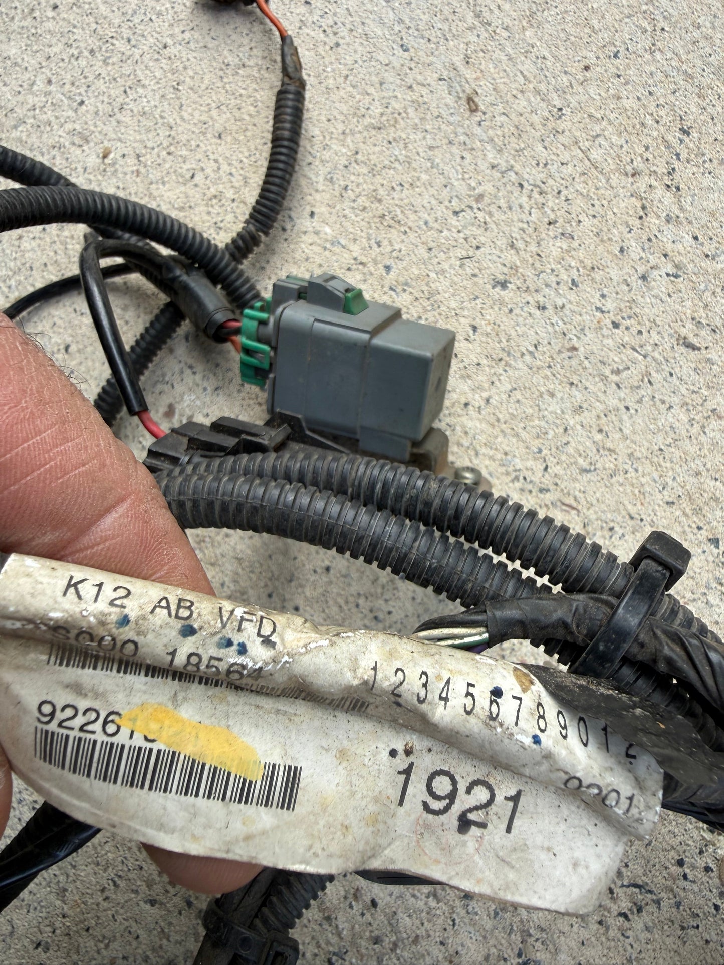 VE HSV E2 E3 DRL Front Bumper Wiring Harness - Used